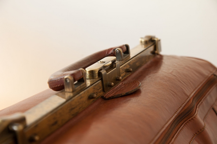 Detailbild alte Arzttasche