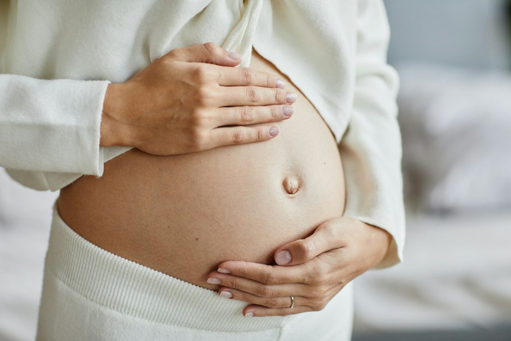 Frau mit Babybauch